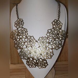 Vintage Elegant Gold Floral Necklace